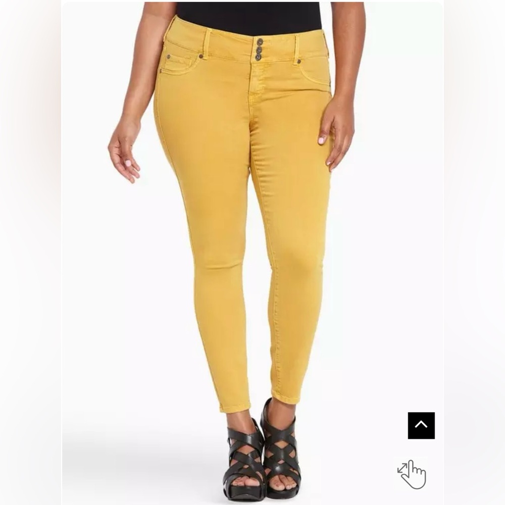 Torrid Bombshell Skinny Pants (NWT)